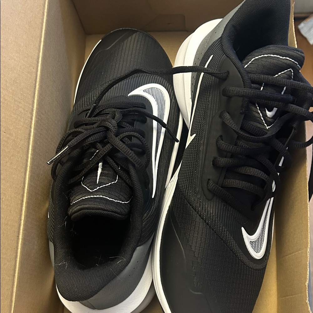Nike Black and White Men's Athletic Running Shoes
